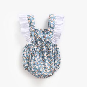 Baby jumpsuit with floral and contrasting colors,
